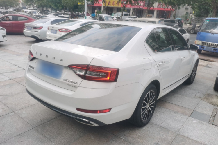 斯柯达 明锐 2019款 TSI230 DSG智行豪华版 国VI车身外观6005