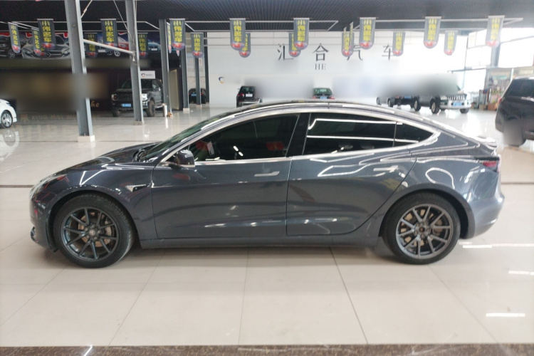 特斯拉 Model 3 2020款 标准续航后驱升级版车身外观4