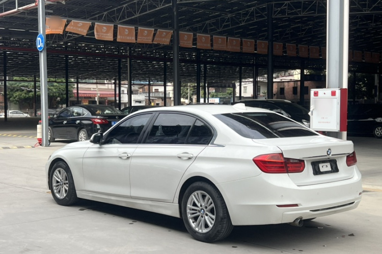 宝马3系 2015款 320Li 超悦版时尚型车身外观6010