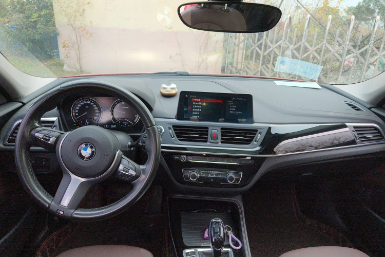 宝马1系 2020款 120i M运动套装中控内饰12