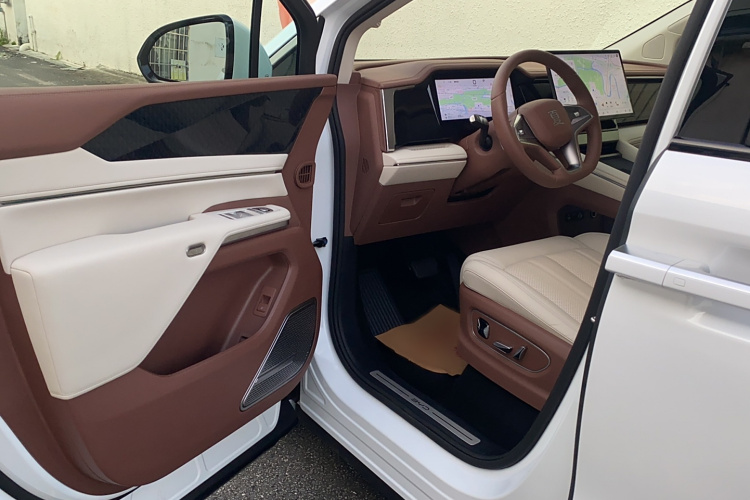 比亚迪 夏 2025款 DM-i 1.5T 180km 卓越型中控内饰7002