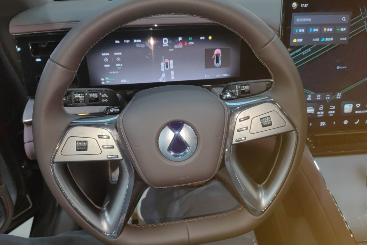 腾势Z9GT 2024款 1100四驱Ultra版中控内饰13