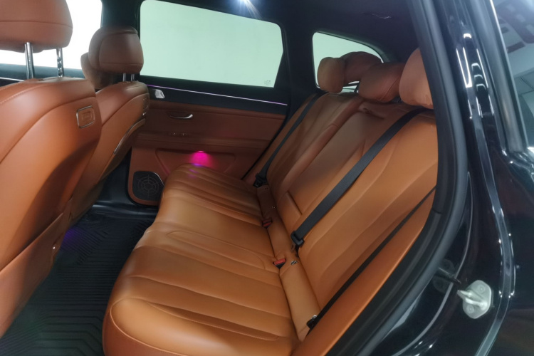 鸿蒙智行 问界M7 2024款 1.5T 智驾后驱Ultra版 5座中控内饰7004