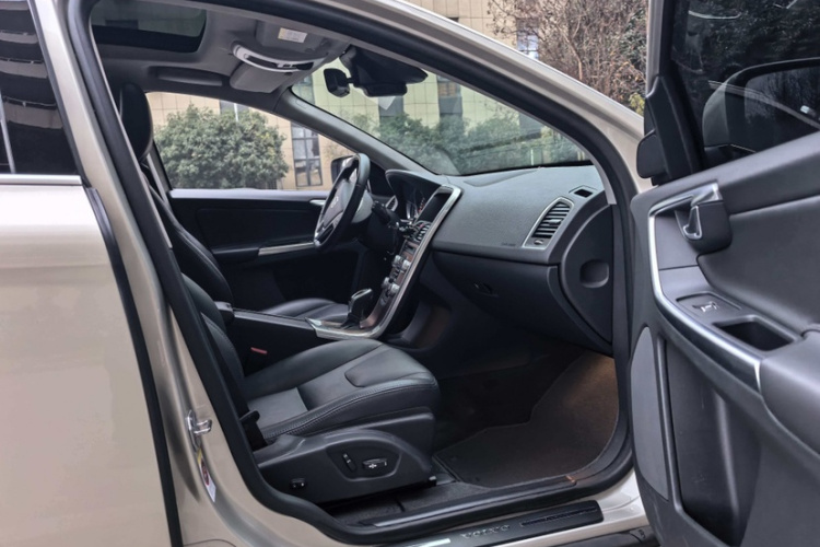 沃尔沃XC60 2017款 T5 智进升级版中控内饰7003