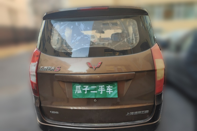 五菱汽车 五菱宏光 2016款 1.5L 改款S舒适型车身外观6