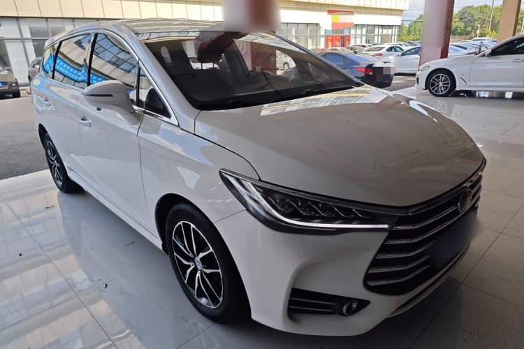 比亚迪 宋MAX 2018款 1.5T 自动智联豪华型 6座车身外观3