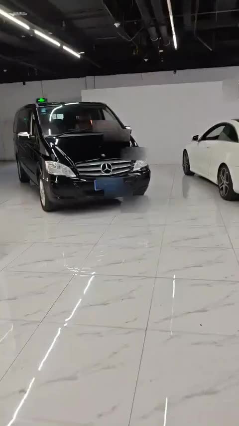 奔驰 唯雅诺 2013款 3.0L 舒适版讲解1