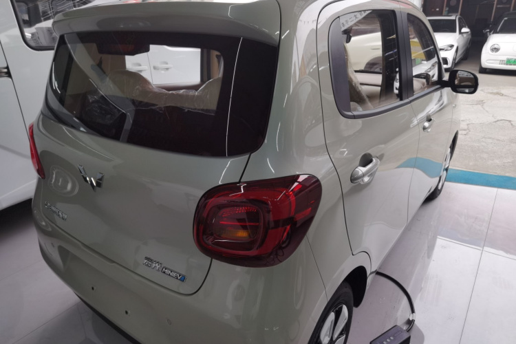 五菱汽车 宏光MINIEV 2025款 四门版 进阶款车身外观7