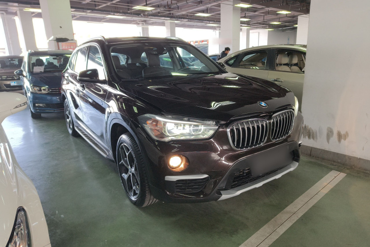 宝马X1 2018款 xDrive20Li 尊享型车身外观3