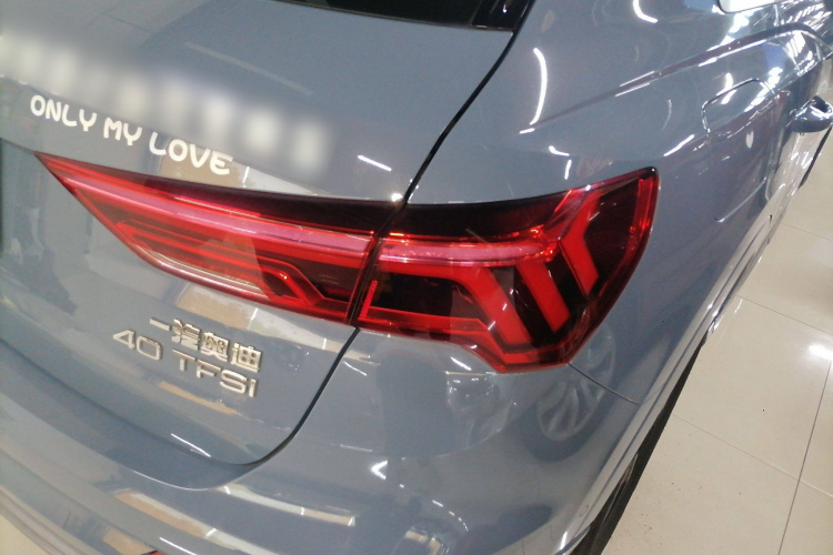 奥迪Q3 2022款 40 TFSI RS套件燃速型车身外观6006