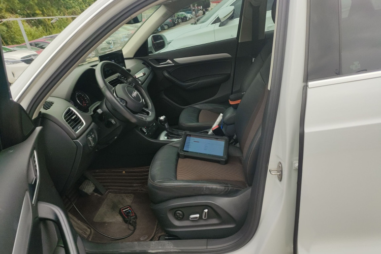 奥迪Q3 2018款 30周年年型 30 TFSI 时尚型局部细节19