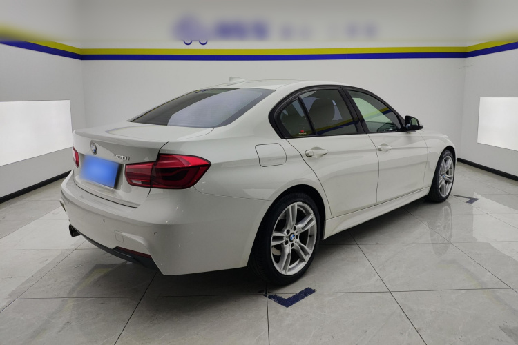 宝马3系 2017款 320i M运动型车身外观7