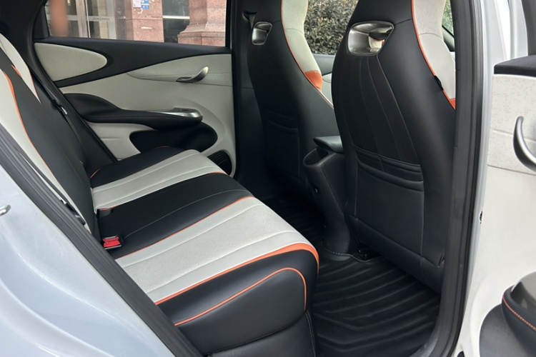 比亚迪 海豚 2021款 405km 时尚版中控内饰7012