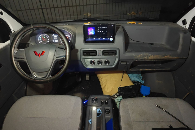 五菱汽车 五菱扬光 2024款 300KM 舒适型客车版 75kW中控内饰12