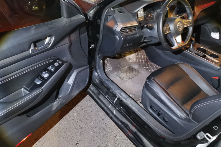 日产 天籁 2021款 2.0L XL 舒适版中控内饰20