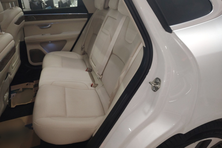 鸿蒙智行 问界M5 2022款 增程四驱至臻版中控内饰7004