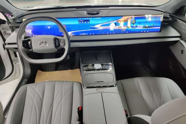 吉利银河 银河E8 2025款 575km 探索智驾版中控内饰12