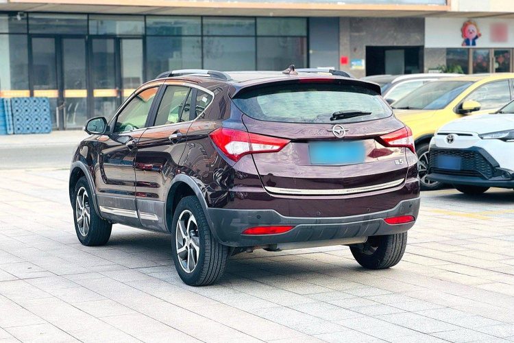 海马S5 2015款 1.5T CVT旗舰型车身外观6007