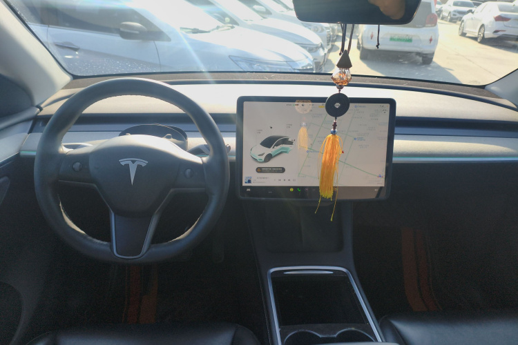 特斯拉 Model Y 2023款 后轮驱动版中控内饰12