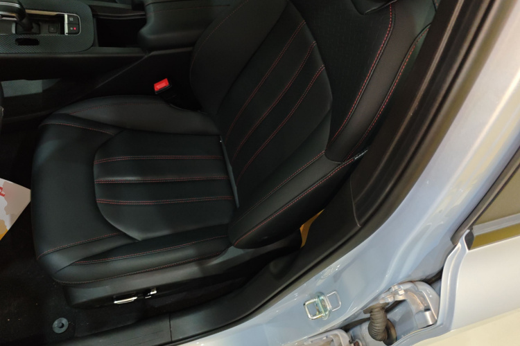 广汽传祺 2023款 影豹H 智能混动版中控内饰19