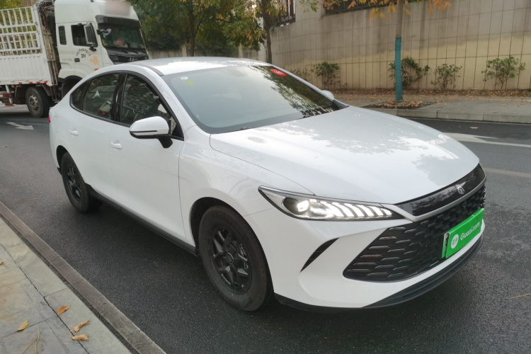 比亚迪 秦PLUS 2025款 DM-i 智驾版 55KM领先型车身外观3