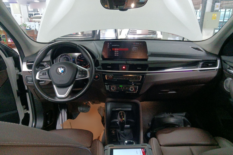 宝马X1 2021款 sDrive20Li 时尚型中控内饰12