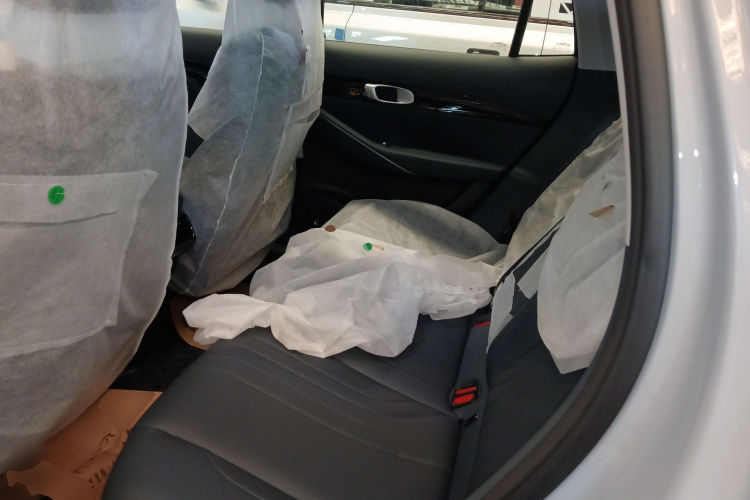 吉利银河 银河E5 2026款 530km 启航版中控内饰7004