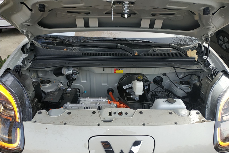 五菱汽车 宏光MINIEV 2025款 四门版 进阶款机舱底盘24