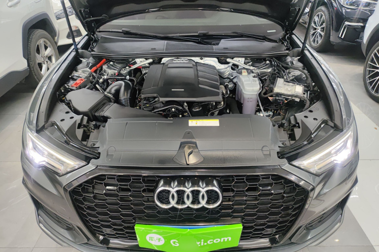 奥迪A6L 2019款 45 TFSI 臻选动感型机舱底盘24