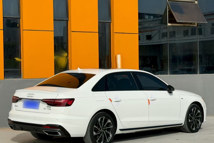奥迪A4L 2023款 40 TFSI 豪华动感型车身外观6006