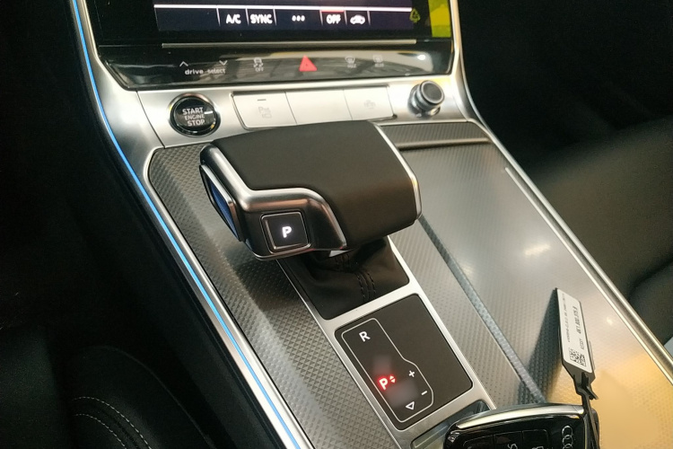 奥迪A6L 2025款 改款 40 TFSI 豪华动感型局部细节18