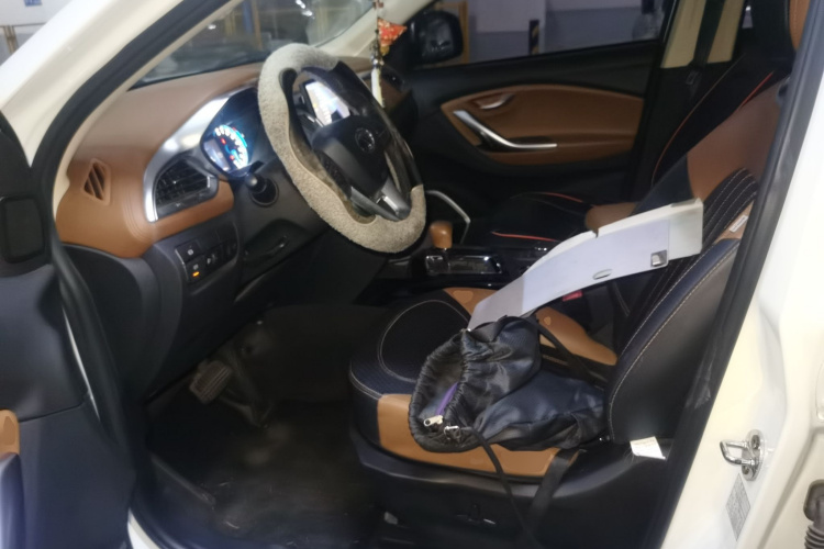 东南DX7 2015款 1.5T 自动豪华型中控内饰19