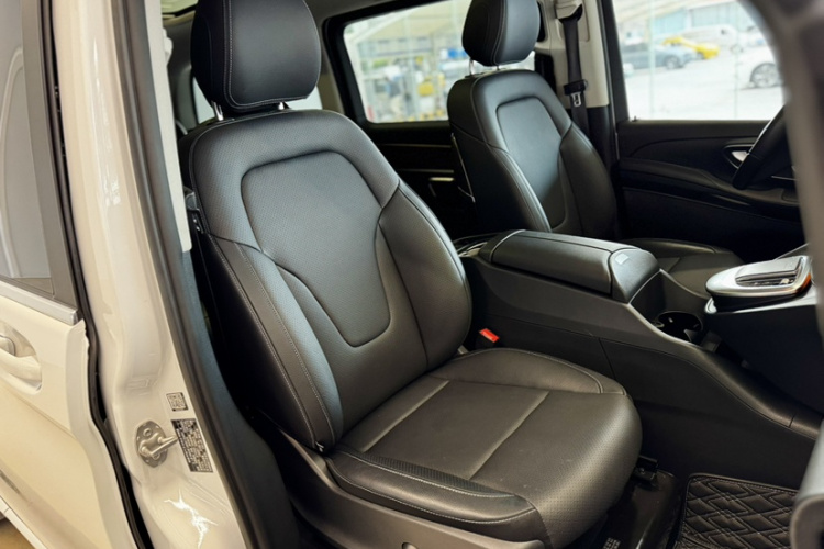 奔驰V级 2020款 V 260 L 长轴距豪华版局部细节41