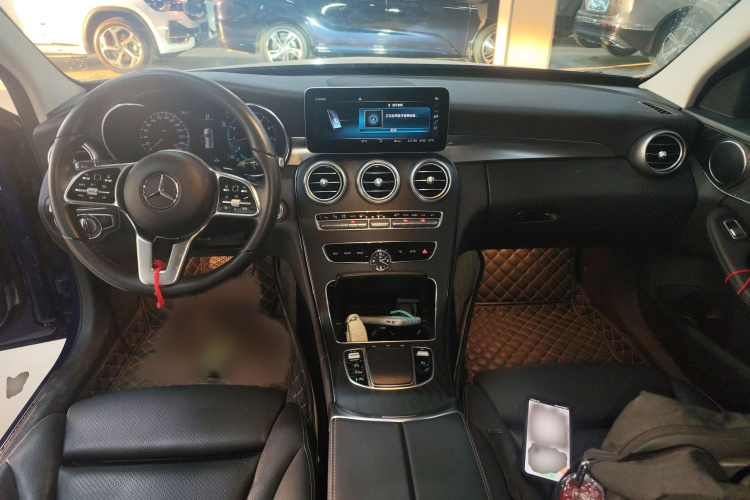 奔驰C级(进口) 2020款 改款 C 200 旅行轿车中控内饰7002