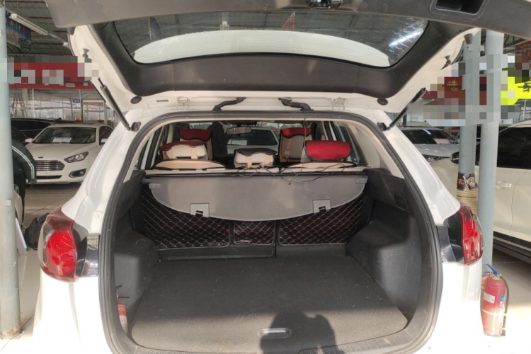 马自达CX-5 2015款 2.0L 手动两驱舒适型机舱底盘23