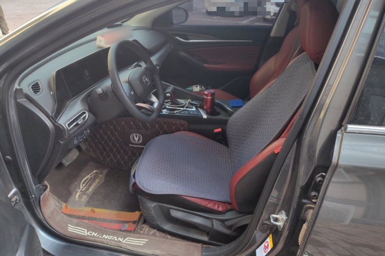 长安 逸动 2021款 PLUS 蓝鲸NE 1.4T GDI DCT尊贵型中控内饰19