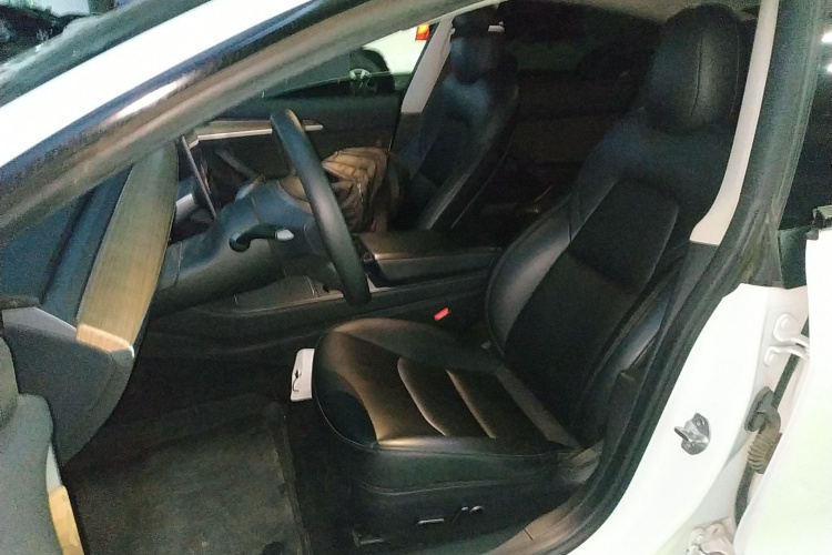 特斯拉 Model 3 2021款 标准续航后驱升级版局部细节19