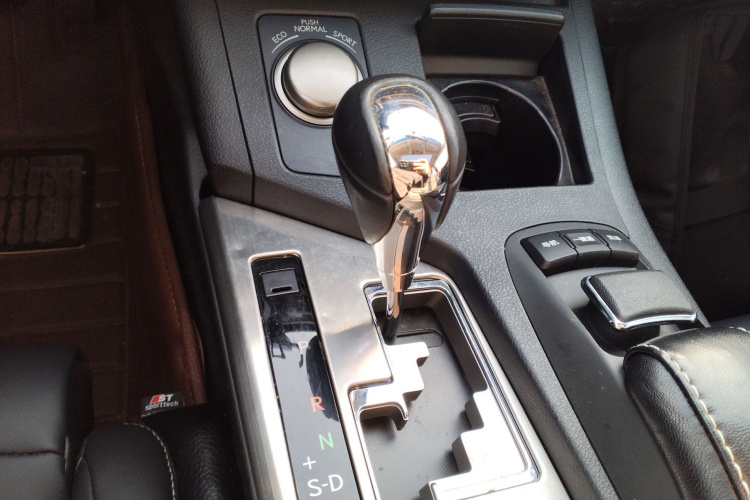 雷克萨斯ES 2013款 250 精英版局部细节18