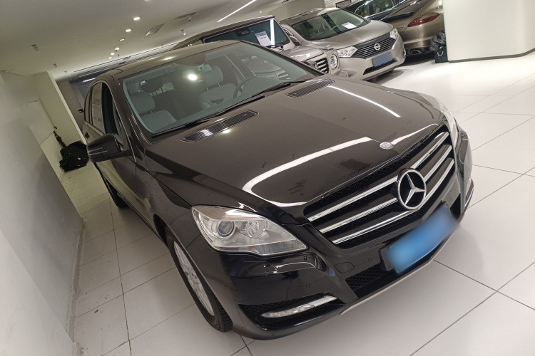 奔驰R级 2014款 R 320 4MATIC 商务型车身外观3