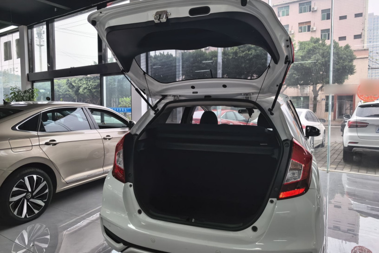 本田 飞度 2018款 1.5L CVT舒适版机舱底盘23