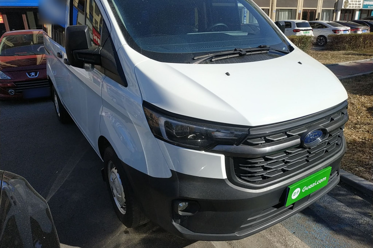 福特 全顺 2023款 2.0T汽油手动多功能商用车短轴低顶5/6座车身外观3