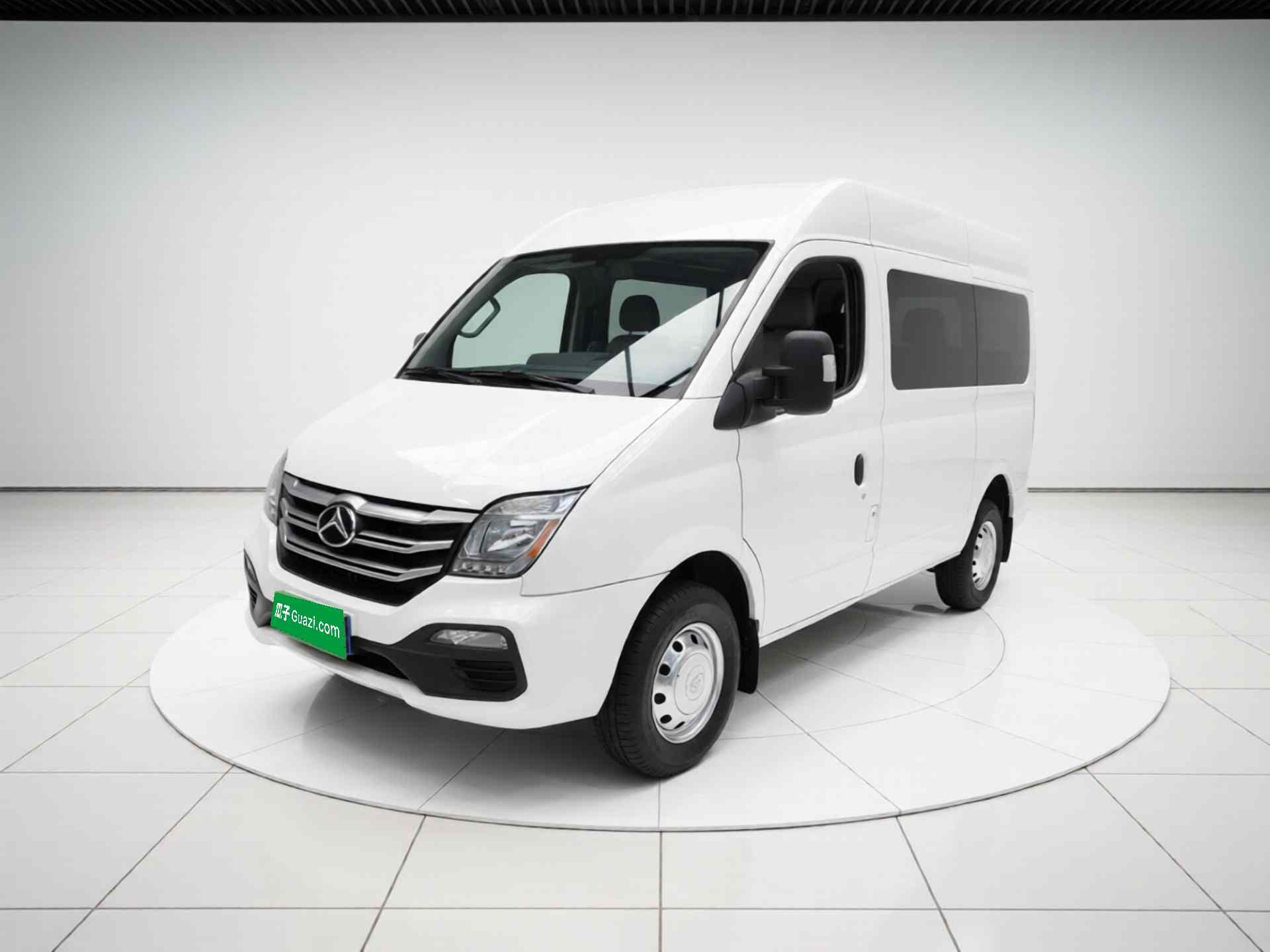 上汽大通MAXUS 新途V80 2025款 PRO傲运通 2.0T AMT短轴中顶 5/6座(2)