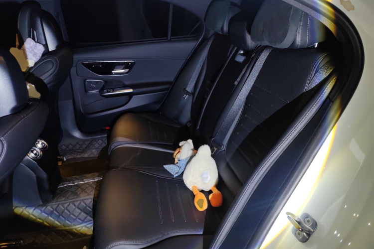 奔驰C级 2024款 改款二 C 260 L 运动版中控内饰21