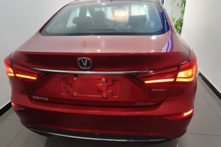 长安 逸动 2019款 高能版 1.6L GDI 自动先锋型 国VI车身外观6