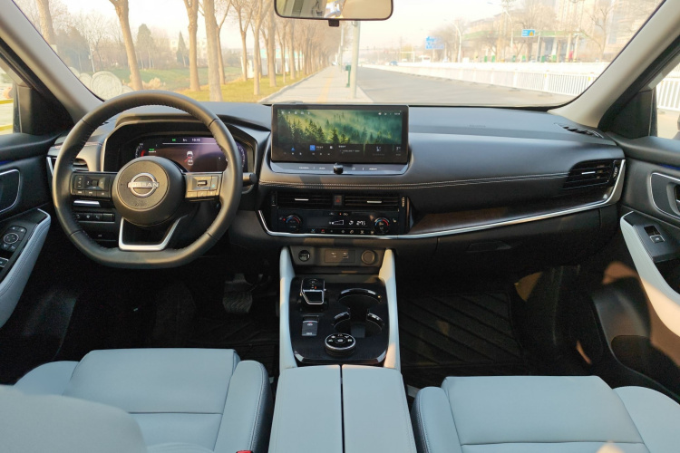 日产 奇骏 2023款 e-POWER 超混双电机四驱至尊版中控内饰7002