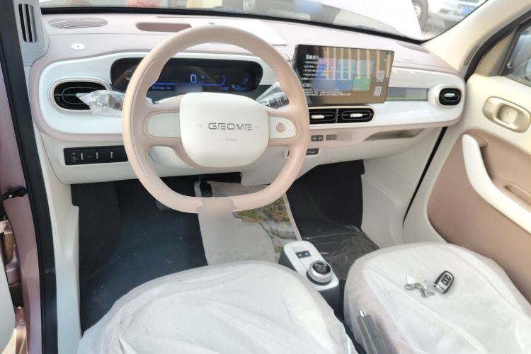 吉利银河 熊猫 2025款 210km 元气熊中控内饰12