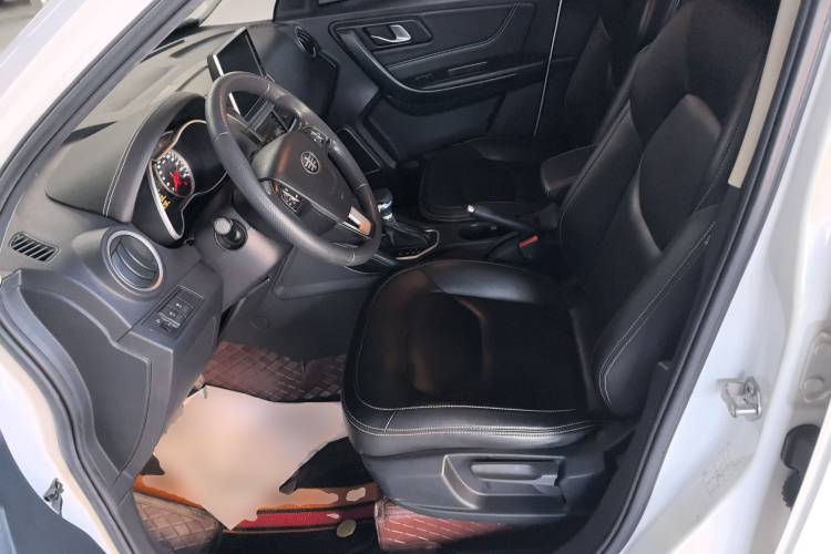 奔腾X40 2019款 1.6L 自动互联智酷型 国VI中控内饰19