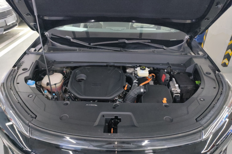 吉利银河 银河星舰7 EM-i 2025款 120km 启航+版机舱底盘24