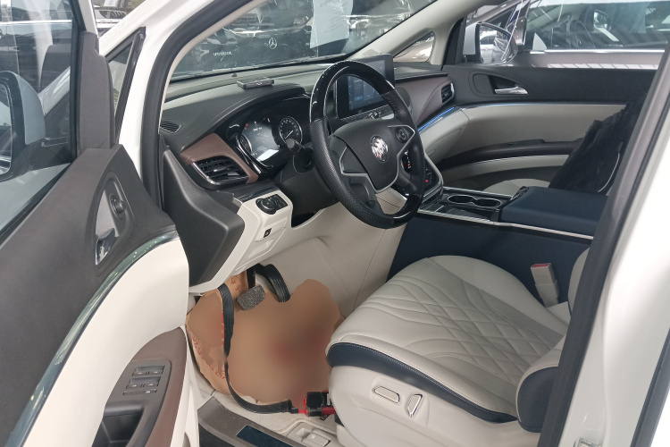 别克GL8 2022款 陆上公务舱 652T 舒适型中控内饰7003