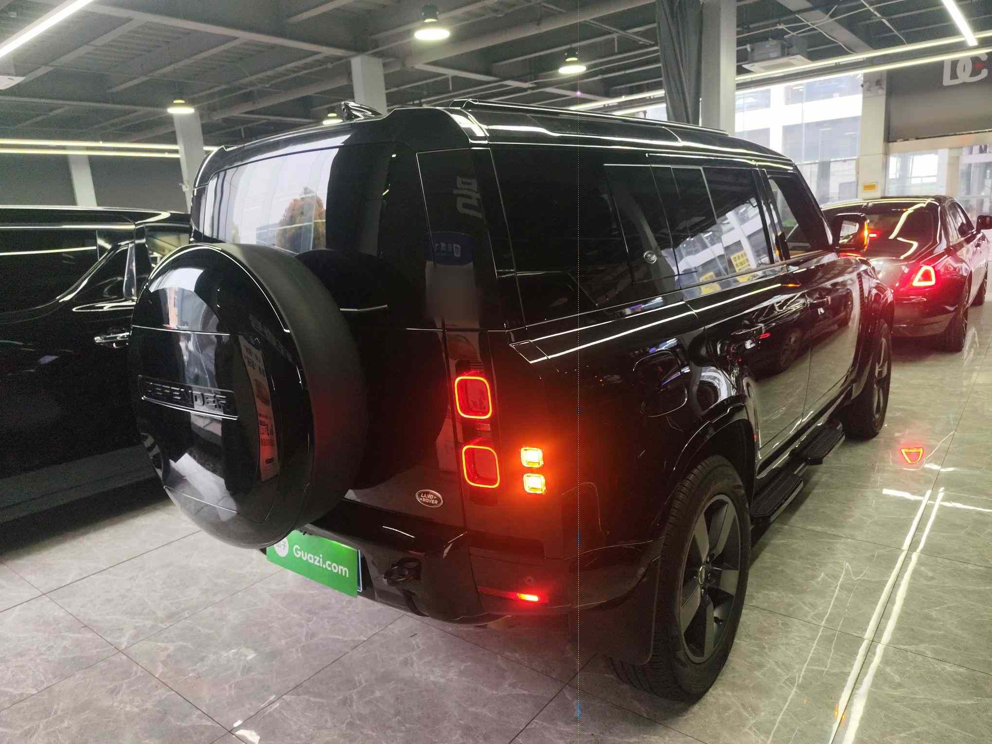 路虎卫士 2024款 110 3.0T P400 X-DYNAMIC HSE(4)